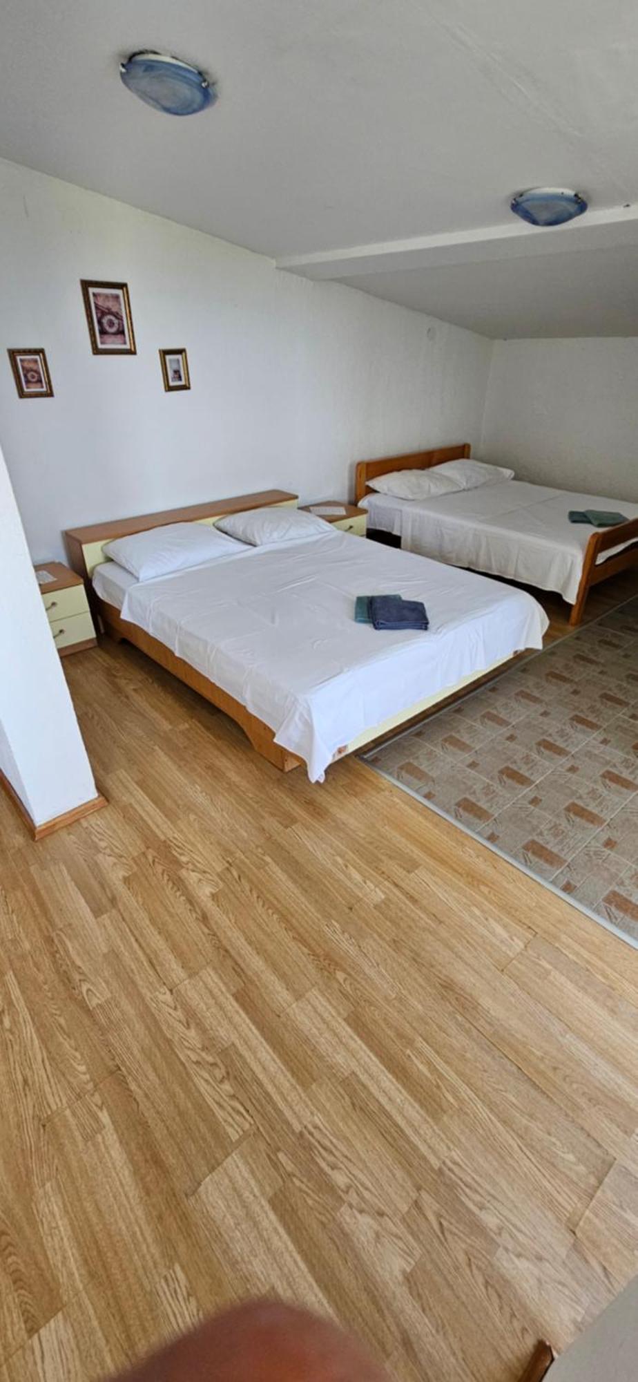 Apartments Hugo Malinska Pokoj fotografie